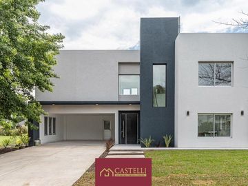 Casa de 5 ambientes en  Venta en Boca Ratón Pilar