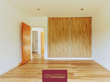 Casa de 5 ambientes en  Venta en Boca Ratón Pilar