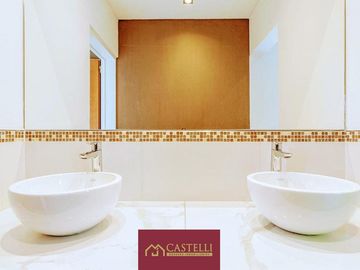 Casa de 5 ambientes en  Venta en Boca Ratón Pilar