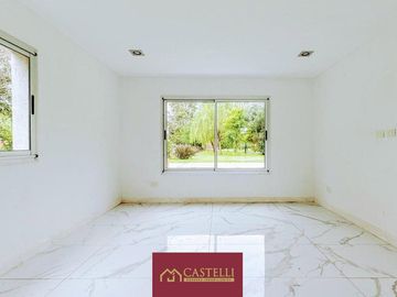 Casa de 5 ambientes en  Venta en Boca Ratón Pilar