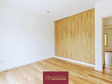 Casa de 5 ambientes en  Venta en Boca Ratón Pilar