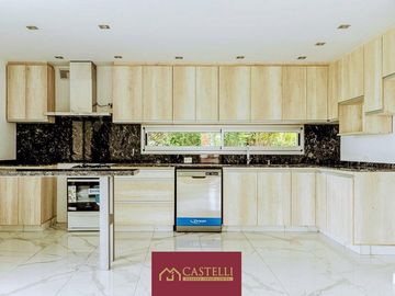 Casa de 5 ambientes en  Venta en Boca Ratón Pilar
