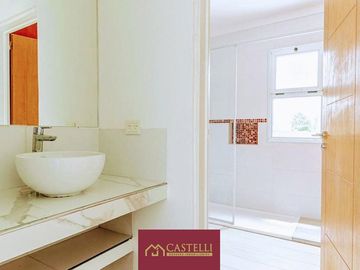 Casa de 5 ambientes en  Venta en Boca Ratón Pilar