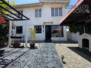 Casa en venta de 6 dorm. en Villa Alemana