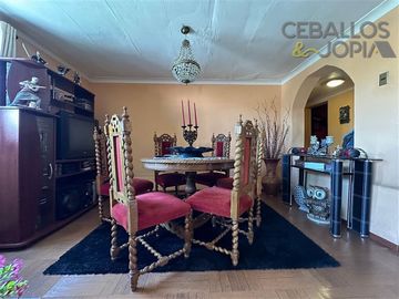 Casa en venta de 6 dorm. en Villa Alemana