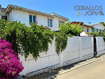 Casa en venta de 6 dorm. en Villa Alemana
