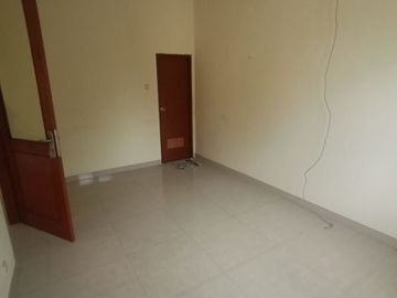 Di Sewakan Rumah Cantik Di Jl. Cendrawasih Kebayoran Lama