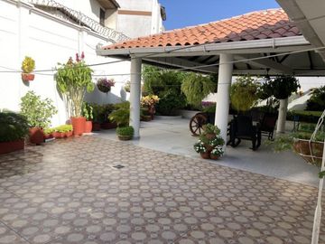 casa en venta en el tabor. Cod V102247