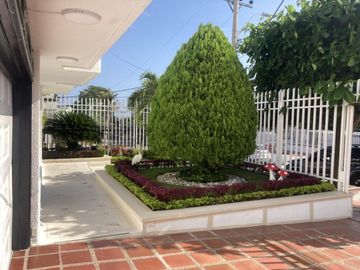 casa en venta en el tabor. Cod V102247