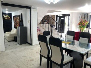 casa en venta en el tabor. Cod V102247
