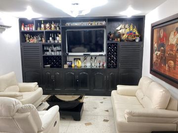 casa en venta en el tabor. Cod V102247