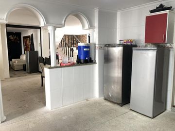 casa en venta en el tabor. Cod V102247