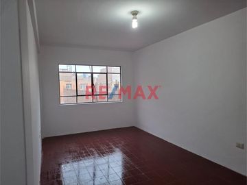 ✨ ¡Vive la comodidad y tranquilidad que mereces en un departamento en tercer piso ubicado en calle Manuel Pardo N°180! ✨

📍 Ubicación: Mercado Model