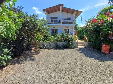 Puerto Lopez - Dream Villa/AIRBNB: Se Vende Casa Cerca del Mar en Puerto Lopez