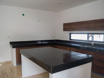 Casa en preventa en privada con amenidades en Santa Gertrudis Copo