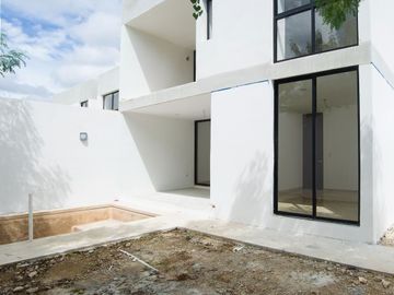 Casa en preventa en privada con amenidades en Santa Gertrudis Copo