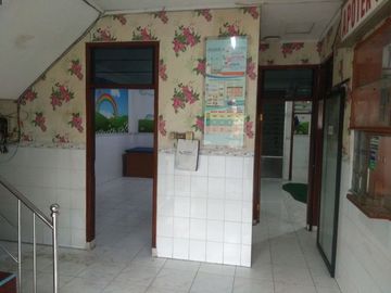 Disewakan Rumah Cocok Untuk Praktek Bersama Dan Apotek Di Jl Delima Tanjung Duren Jakarta Barat
