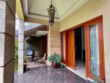 RUMAH BAGUS at Jl GAHARU, CIPETE, JAKSEL (SANGAT MENARIK)