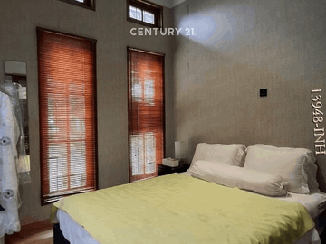 Sale Dijual Cepat Rumah Depan Taman Di Senayan Bintaro