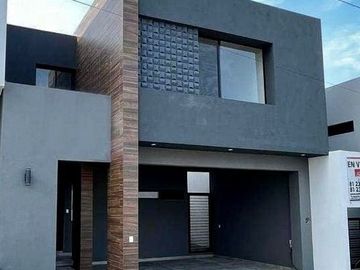 Casa en Venta en Carretera Nacional, Santiago, NL