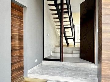 Casa en Venta en Carretera Nacional, Santiago, NL