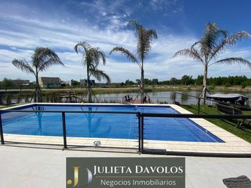 Casa en Venta 8 ambientes Barrio El Canton Islas a la laguna y con pileta