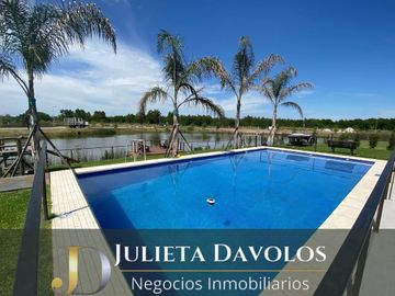 Casa en Venta 8 ambientes Barrio El Canton Islas a la laguna y con pileta