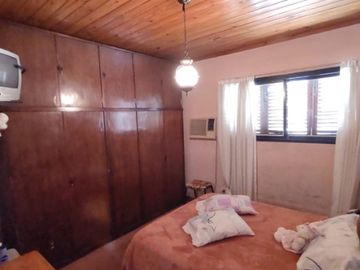 Casa PH en venta en Caseros