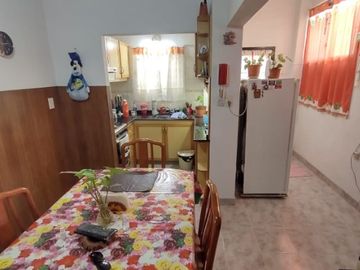 Casa PH en venta en Caseros
