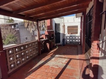 Casa PH en venta en Caseros