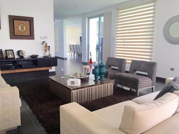 Hermosa Casa Minimalista en Puerto Azul, mansión de Lujo