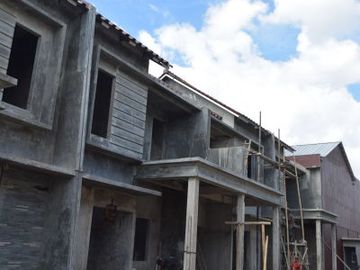 cluster 2 lantai di pancoran mas tahap finishing