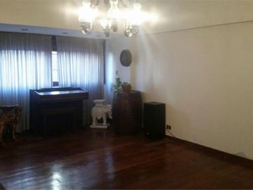 Barbaro Vende Excelente chalet  en San Martin