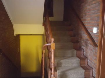 Barbaro Vende Excelente chalet  en San Martin
