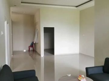 DIJUAL MURAH RUMAH 2 LANTAI SIAP HUNI TLOGOMAS DINOYO KOTA MALANG
