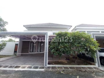 Murah Rumah Modern Halaman Luas One Gate Singopuran Kartasura