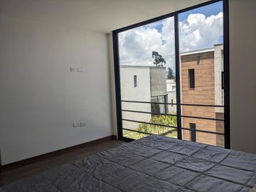 Venta hermosas casas 3 dormitorios, Conjunto Privado, Sector Pifo