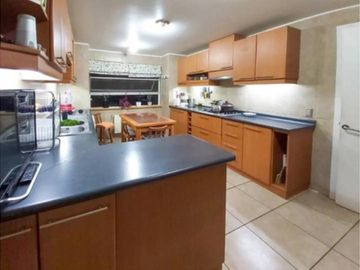 ESPECTACULAR Y AMPLIA CASA EN EXCLUSIVO CON...