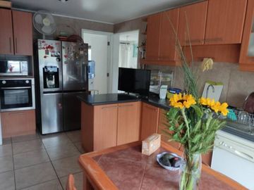 ESPECTACULAR Y AMPLIA CASA EN EXCLUSIVO CON...