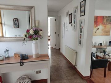 ESPECTACULAR Y AMPLIA CASA EN EXCLUSIVO CON...