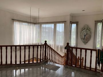 Rumah 2 lantai hook dalam komplek bukit cinere indah