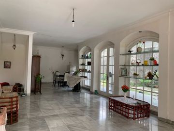 Rumah 2 lantai hook dalam komplek bukit cinere indah