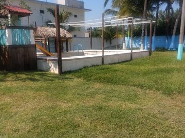 Linda propiedad Mata de uva con construcción  a 50 mts de la playa 1200m2