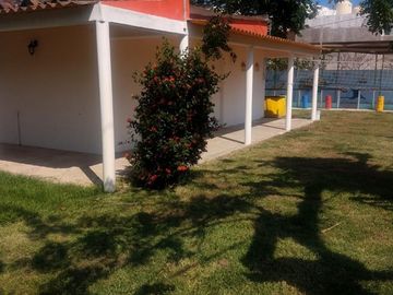 Linda propiedad Mata de uva con construcción  a 50 mts de la playa 1200m2