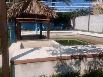 Linda propiedad Mata de uva con construcción  a 50 mts de la playa 1200m2