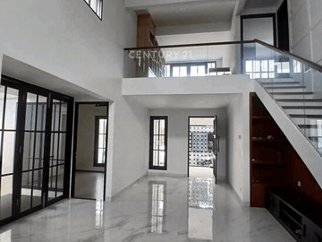 DisewakanThn Rumah Strategis Harga Menarik Di Menteng Residence