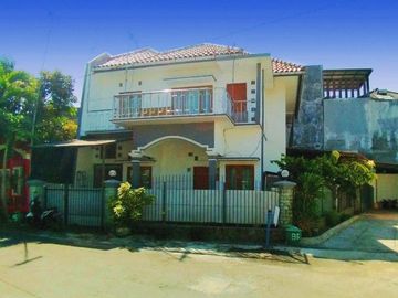 Rumah 2 Lantai Luas 188 di Sigura gura kota Malang