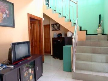Rumah 2 Lantai Luas 188 di Sigura gura kota Malang