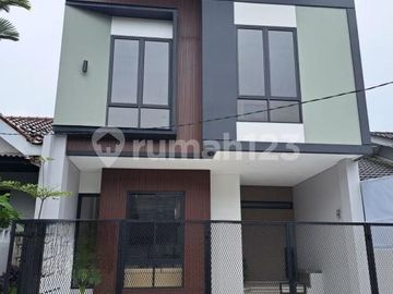 Dijual Rumah Cantik Brand New Fasad Modern Contemporer di Nusa Loka BSD City