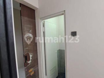 Dijual Rumah Cantik Brand New Fasad Modern Contemporer di Nusa Loka BSD City